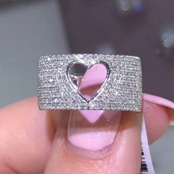 Jewelry - ✨✨Sterling Silver Heart Pave Band✨✨